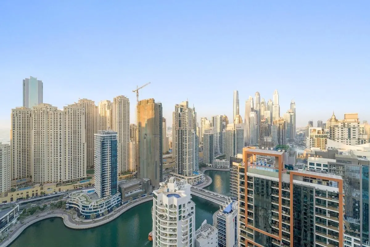 Appartement First Class 1Br Stunning City & Marina Views Dubaï