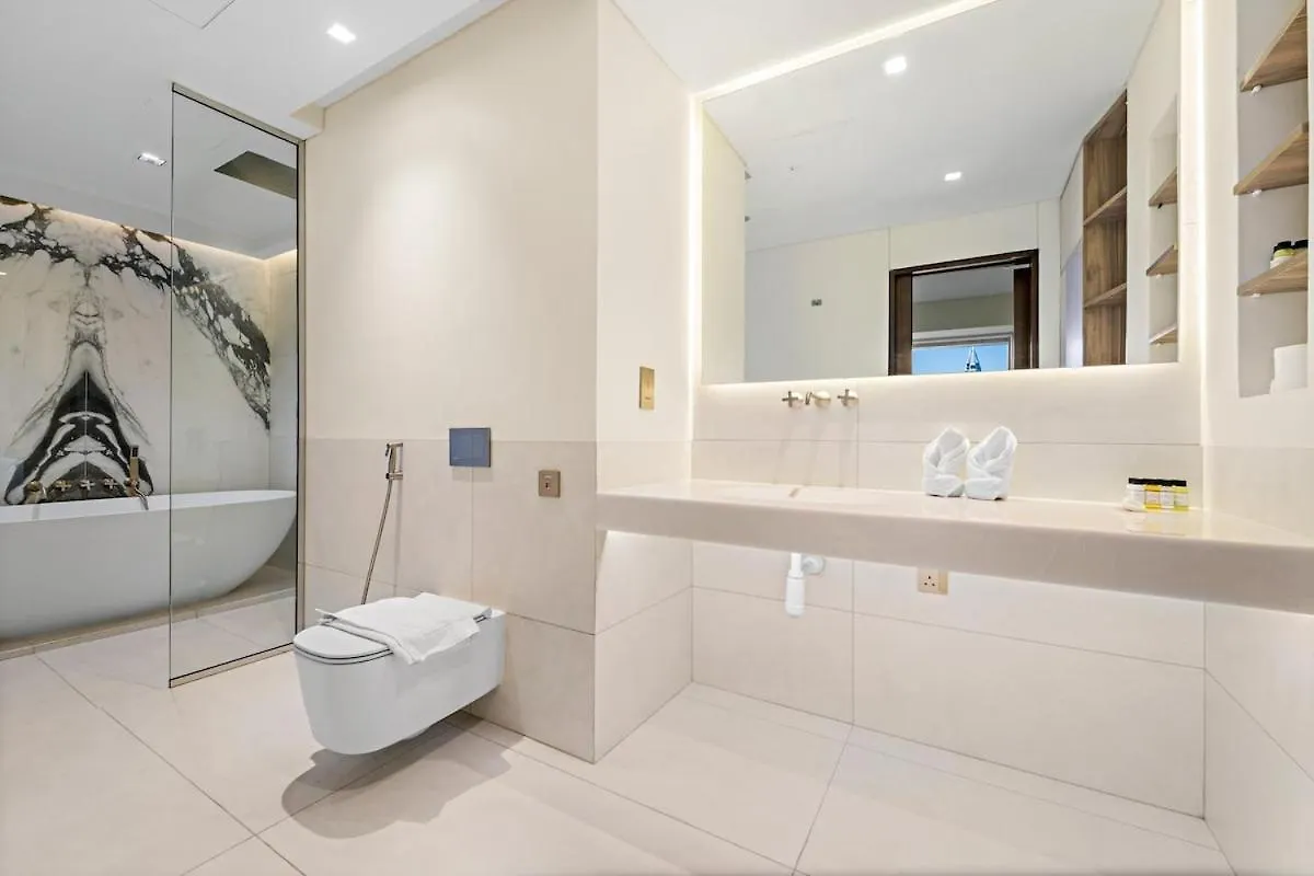 First Class 1Br Stunning City & Marina Views 두바이 아파트